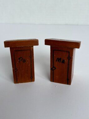 Vintage Souvenir "Ma" and "Pa" Wooden Outhouse Salt and Pepper Shakers